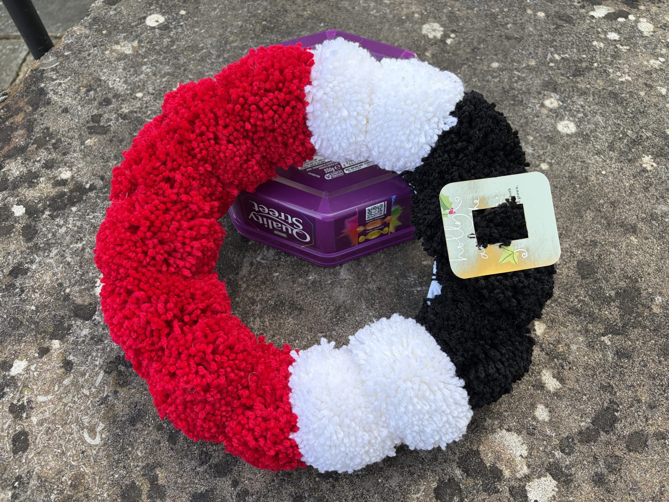 Everyone Can Do It!! - Pom Pom Wreaths at the November Retreat - 21/11/26 - Image 4